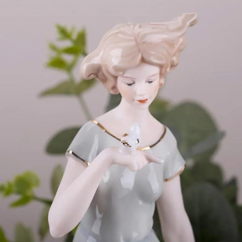 Europe Ceramic Beauty Figurine - Nutcracker Figurine incelemesi ve fiyatı